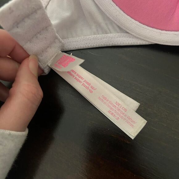 Pink Victoria’s Secret Daisy print bra 32C super push up bombshell padding - Picture 5 of 8